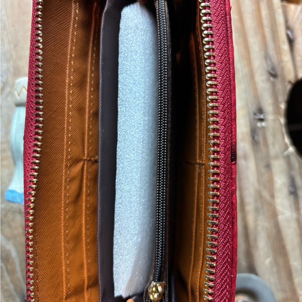 Red Ostrich Pattern Wallet - Picture 4 of 5